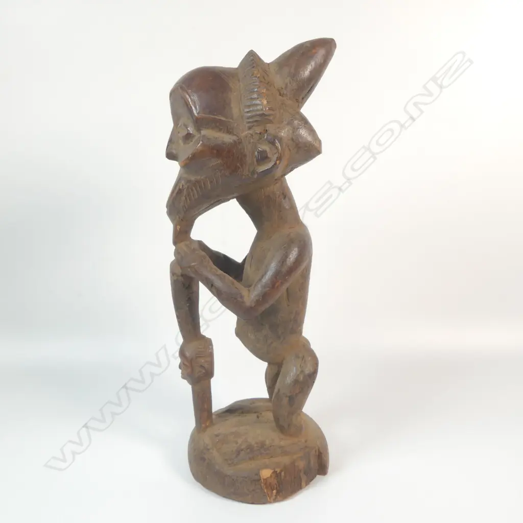 A carved African power figure, Image 1++