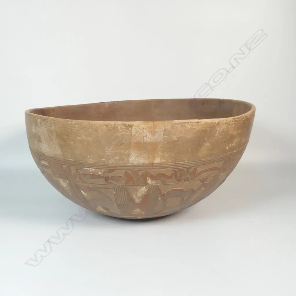 Large West African gourd bowl Image 1++