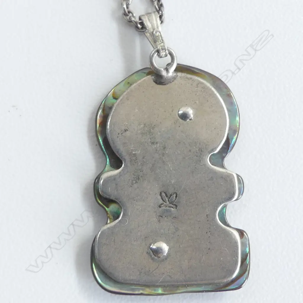 Vintage Ataahua silver & paua shell carved hei tiki pendant L.28mm. On long silver chain Image 1++