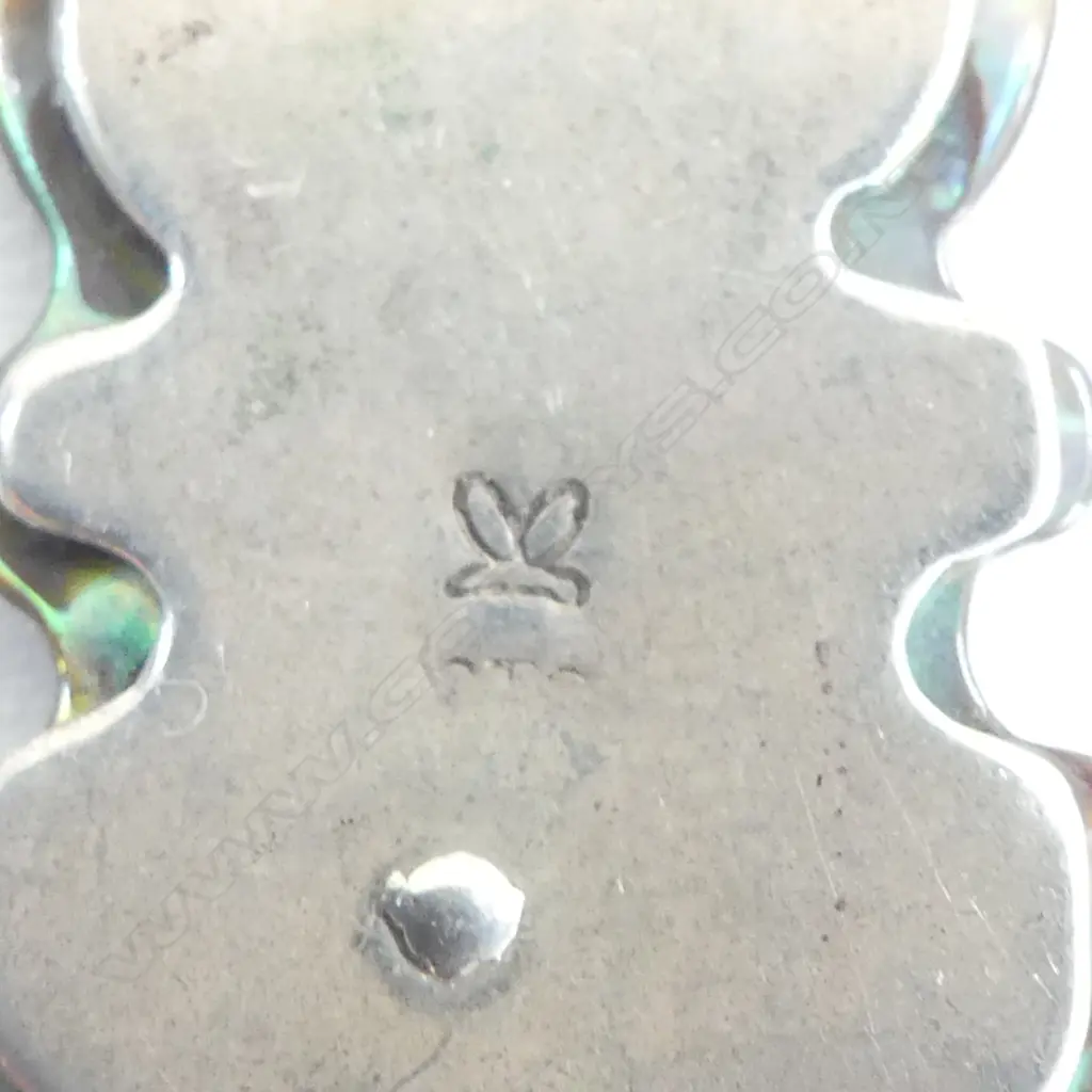 Vintage Ataahua silver & paua shell carved hei tiki pendant L.28mm. On long silver chain Image 1++