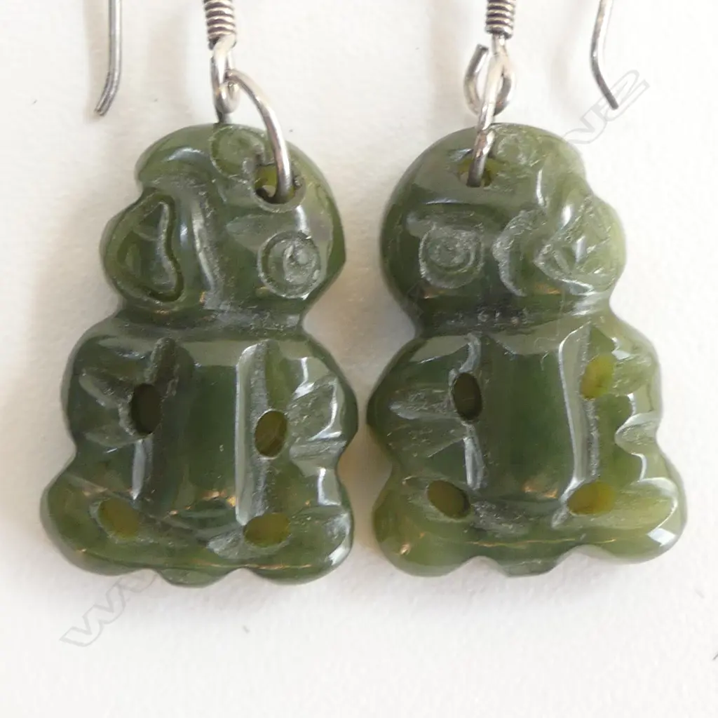 2 pairs pounamu earrings w silver hook fittings: hei tiki + toki form L.42mm Image 1++