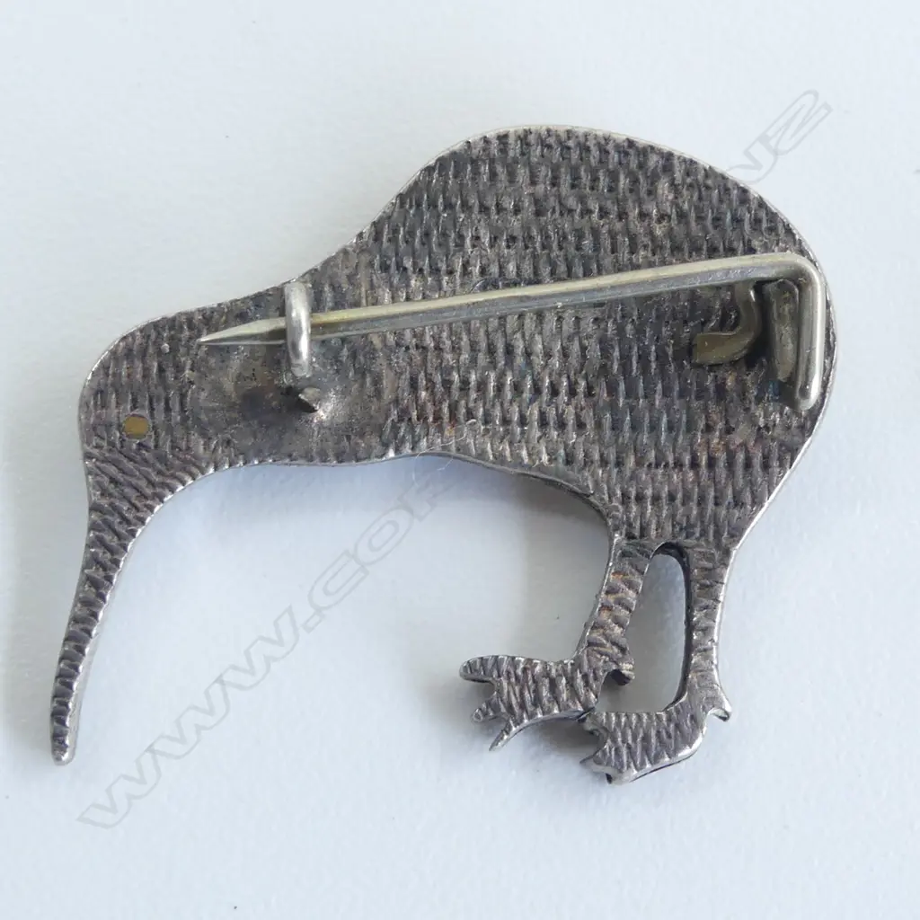 2 vintage silver & paua shell kiwi brooches longest 35mm. In MASTERCRAFTS box Image 1++