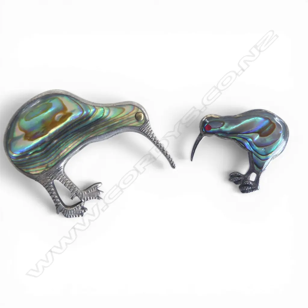 2 vintage silver & paua shell kiwi brooches longest 35mm. In MASTERCRAFTS box Image 1++