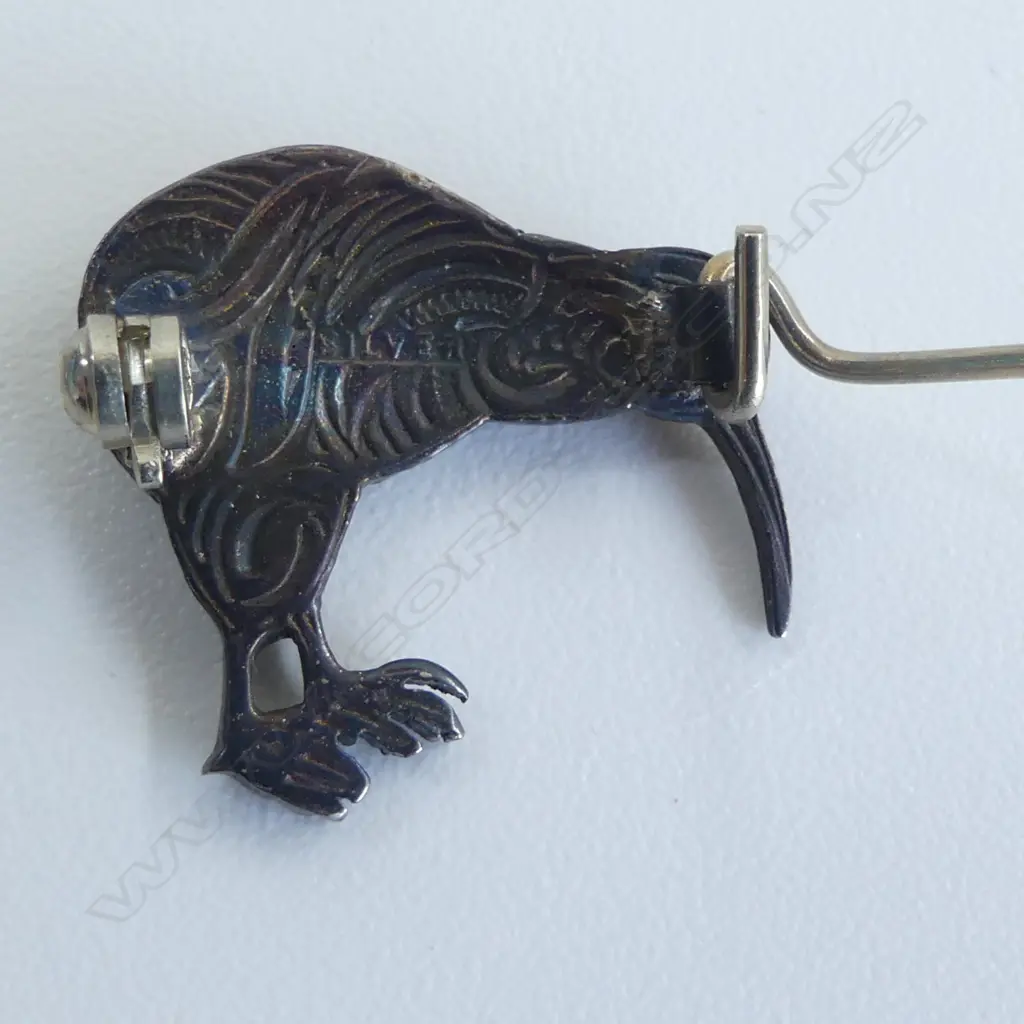 2 vintage silver & paua shell kiwi brooches longest 35mm. In MASTERCRAFTS box Image 1++