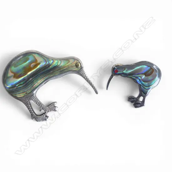 2 vintage silver & paua shell kiwi brooches longest 35mm. In MASTERCRAFTS box