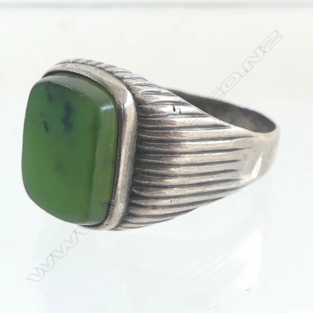 Three vintage silver & pounamu signet type rings Image 1++