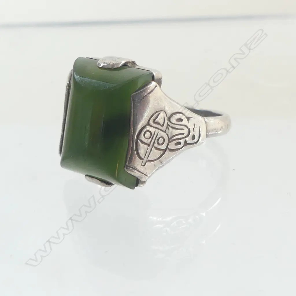 Three vintage silver & pounamu signet type rings Image 1++