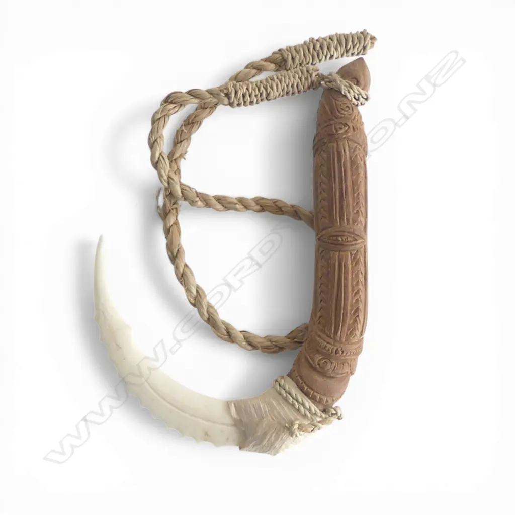 A quality contemporary Māori carved traditional large fish hook, Image 1++