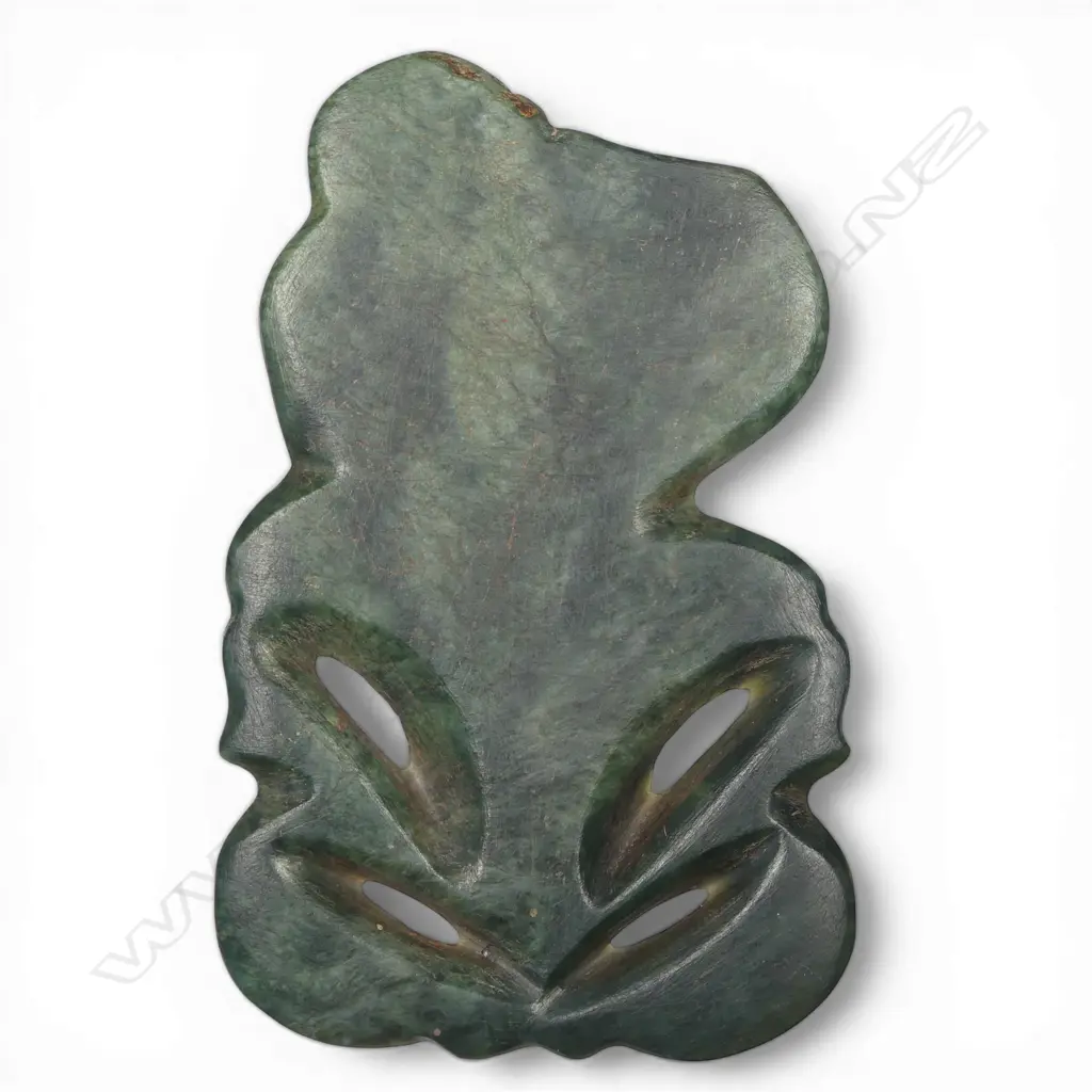 Early 20thC Māori pounamu hei tiki the top with section absent, Image 1++