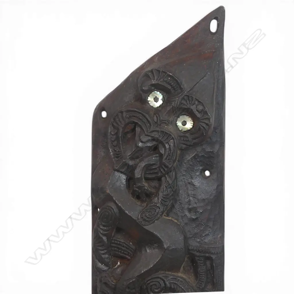 An old Māori carved ammo whare front board, Image 1++