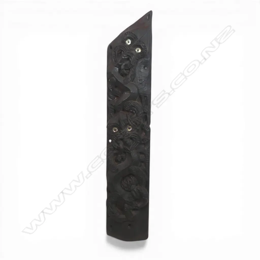 An old Māori carved ammo whare front board, Image 1++
