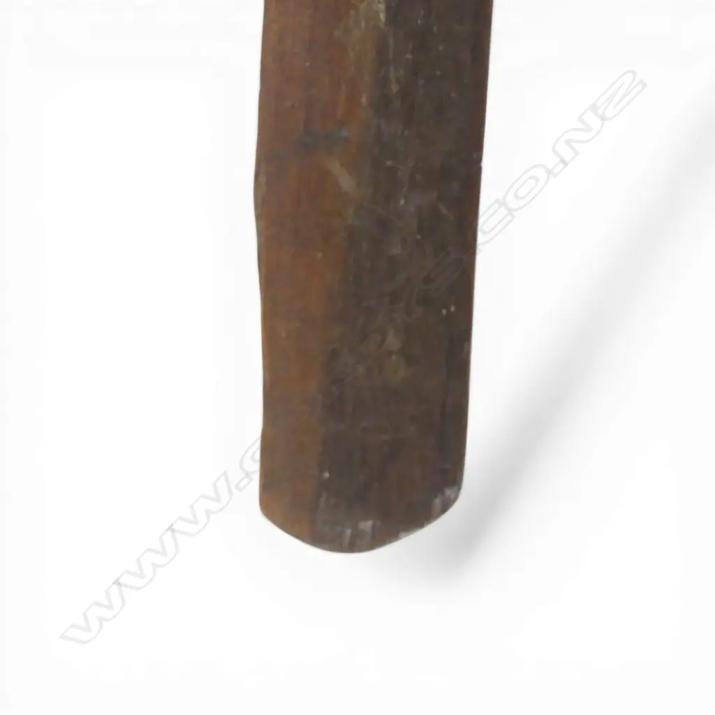 An 18th/19thC Māori carved taiaha, Image 1++