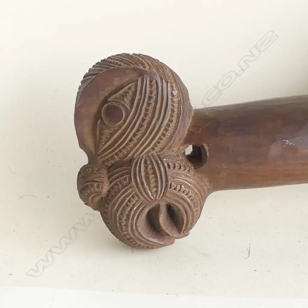 A 20thC Māori large and finely carved wahaika, Image 1++