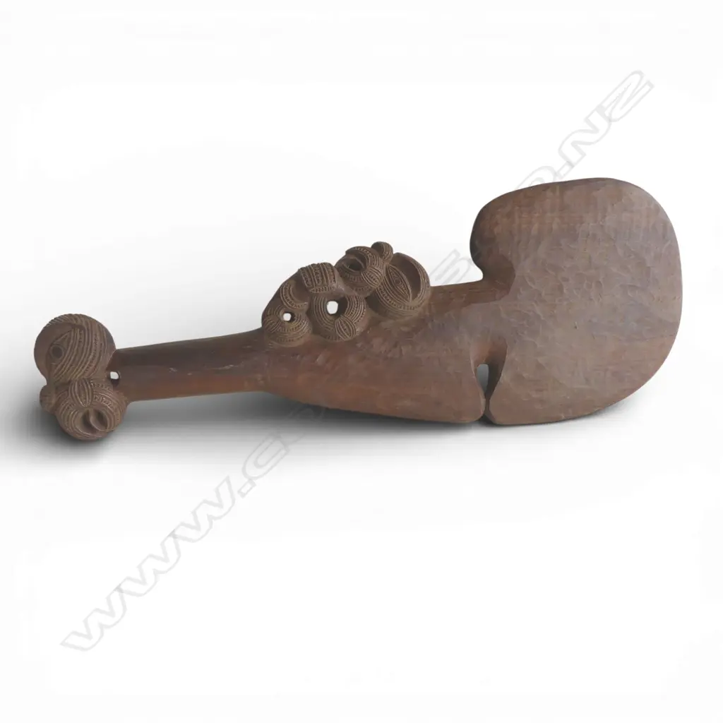 A 20thC Māori large and finely carved wahaika, Image 1++