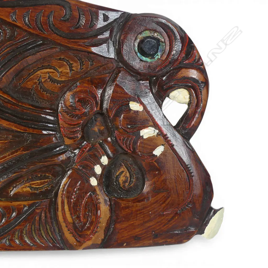 Late 20thC rimu carved pare (door lintel), Image 1++