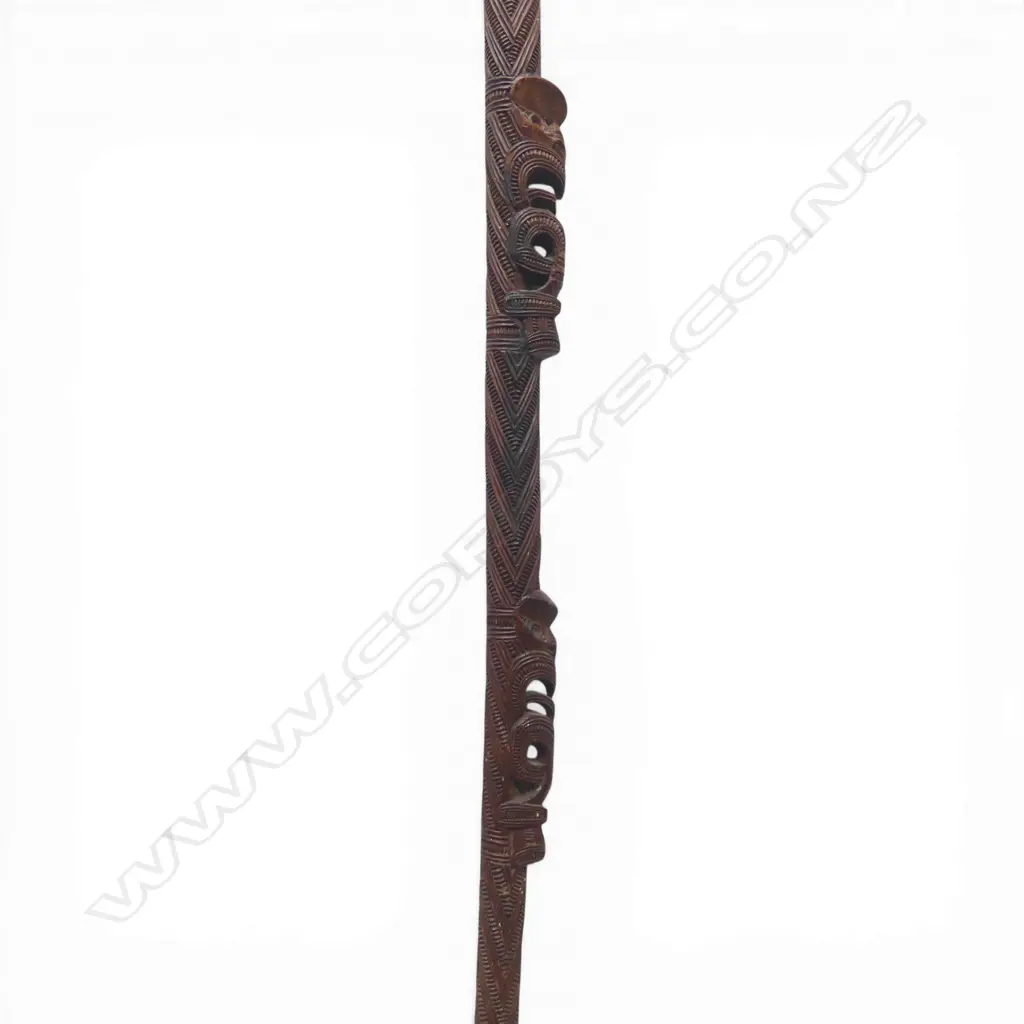 A 19thC Māori carved (toko toko) walking stick, Image 1++
