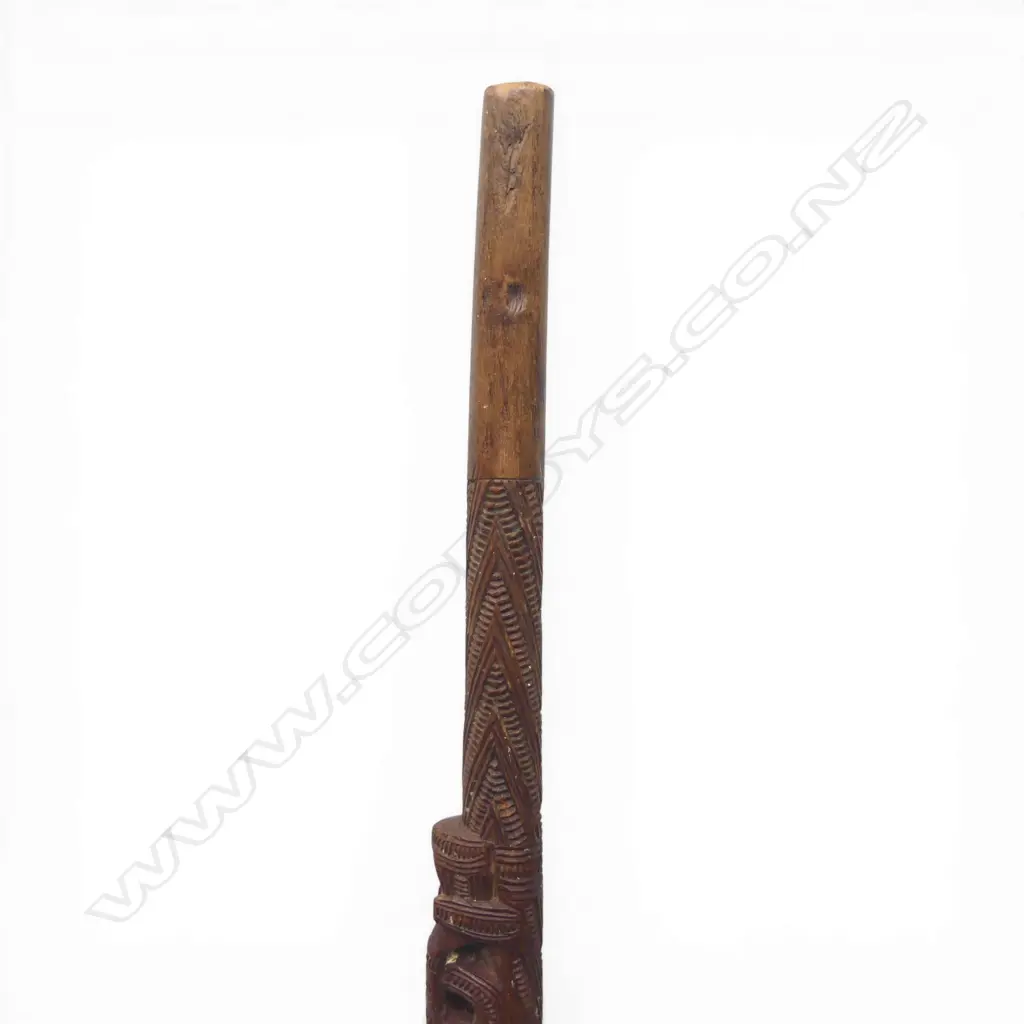 A 19thC Māori carved (toko toko) walking stick, Image 1++