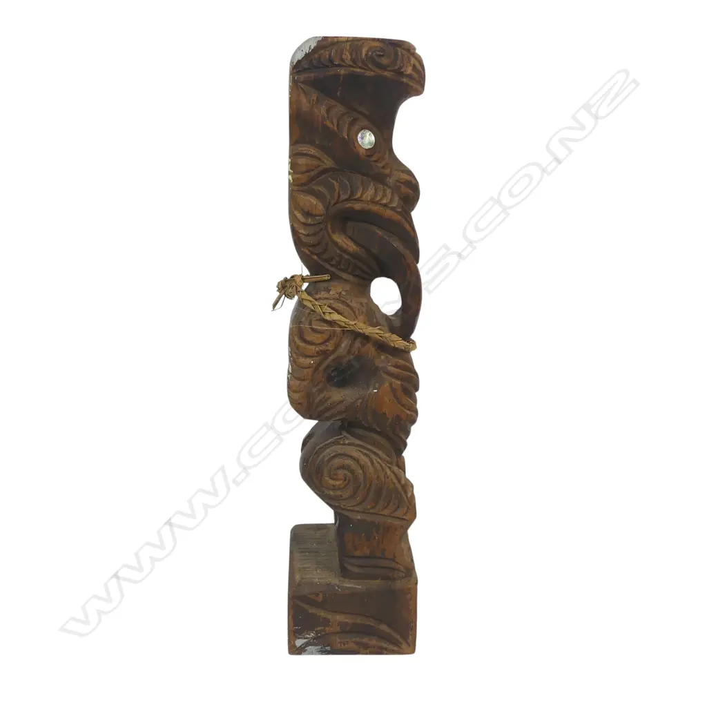 A Māori carved tekoteko, Image 1++