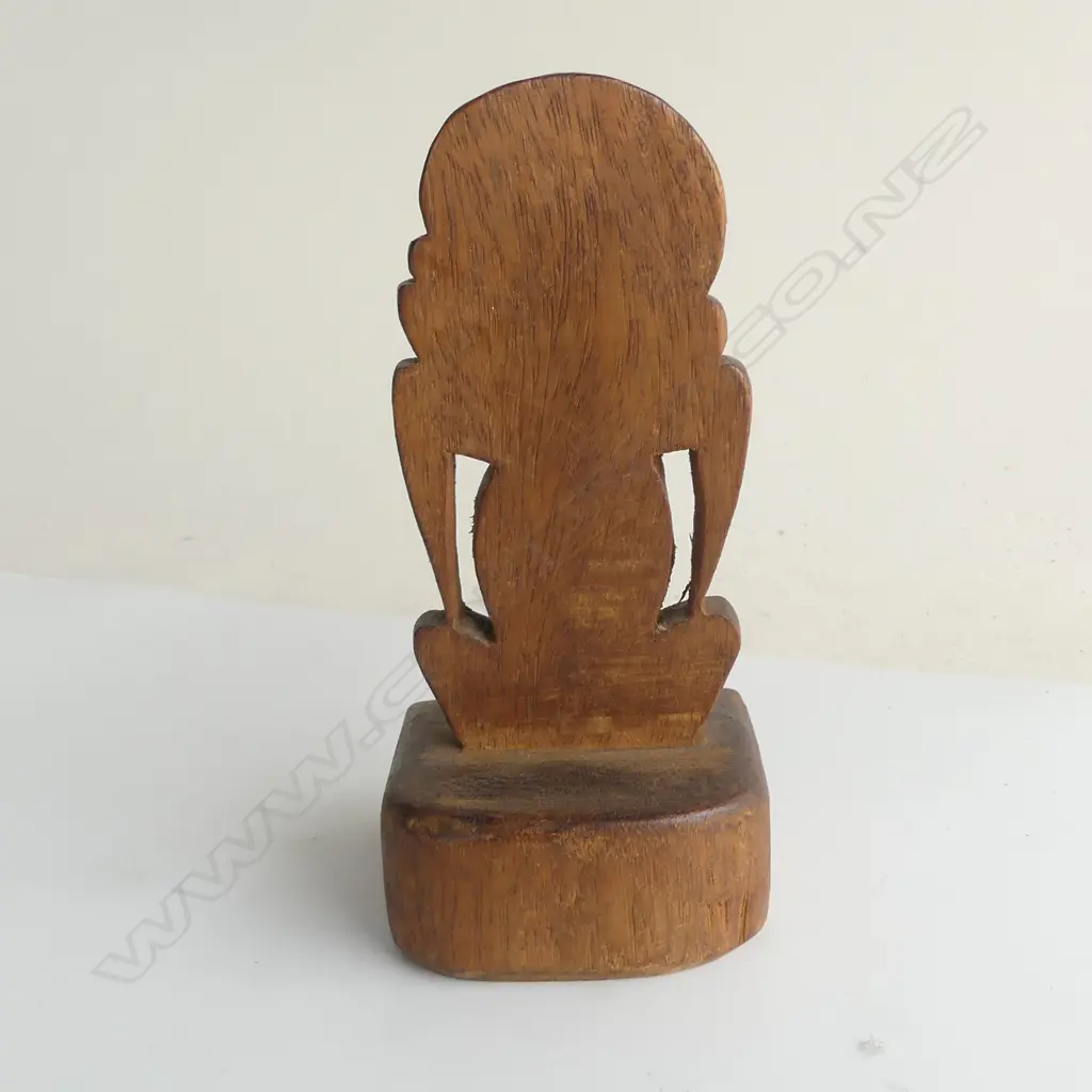 Vintage folk art tiki with cats eye eyes, raised on block base. H.155mm Image 1++