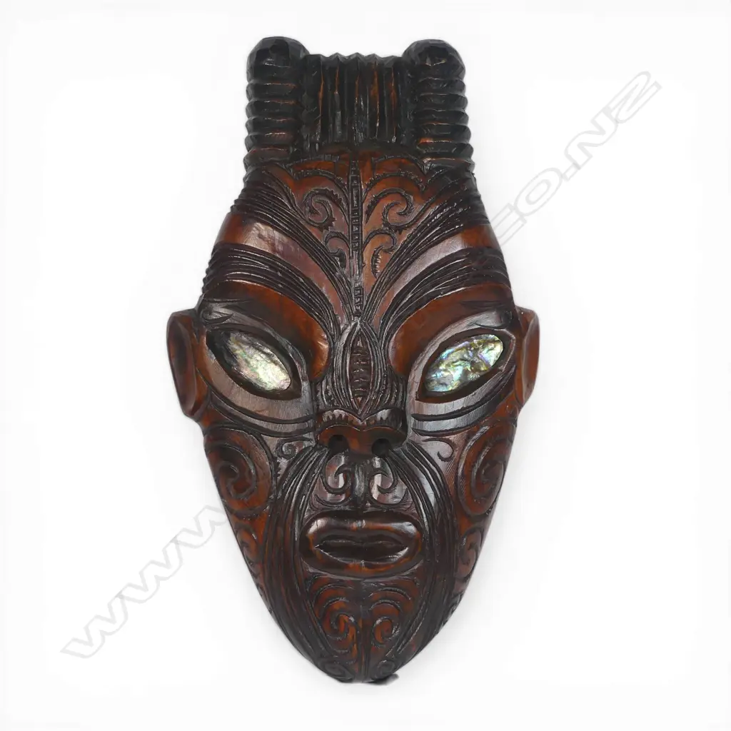 Mid / late 20thC Māori carved wall or gable mask, Image 1++