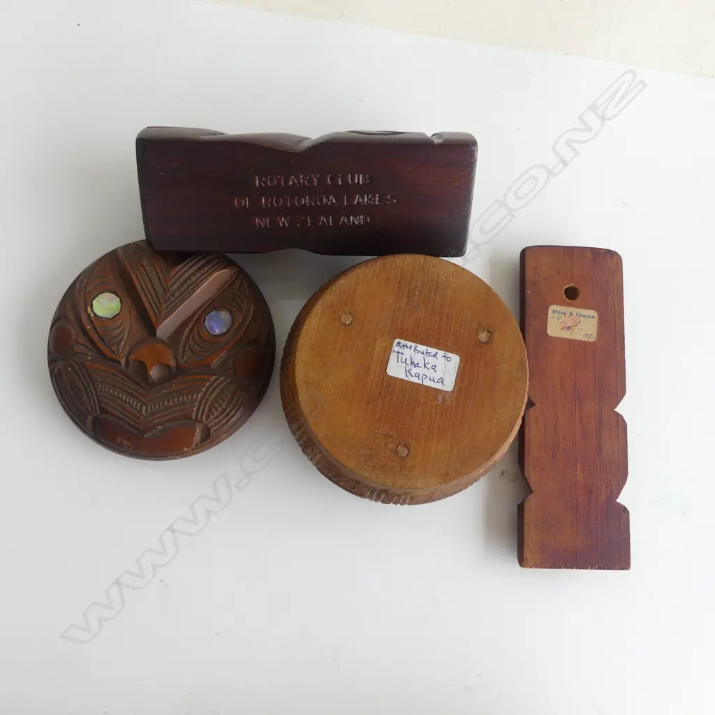 Vintage Māori carved lidded box, Image 1++