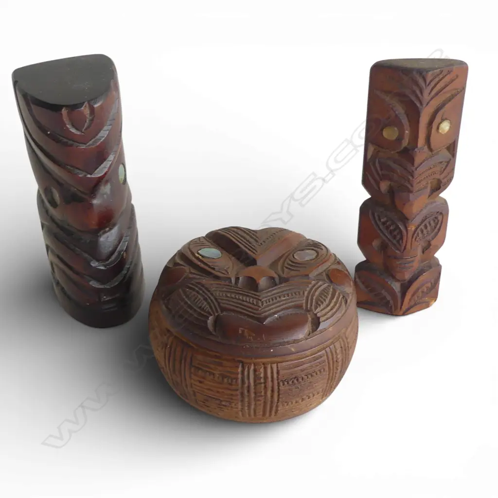 Vintage Māori carved lidded box, Image 1++