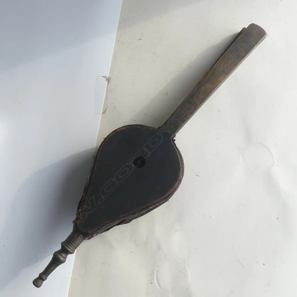 Early 1900's Māori folk art bellows, Image 1++