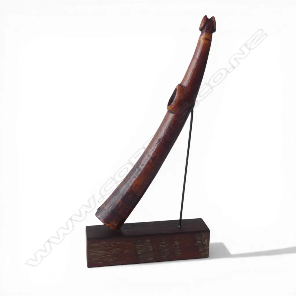 A Fang Gabon African Pungi (side-blown horn), Image 1++