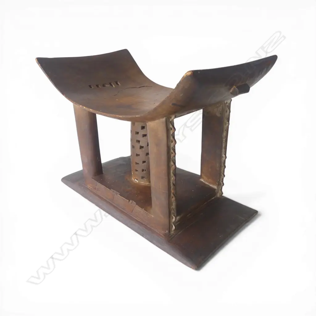 An Ashanti Stool, Image 1++
