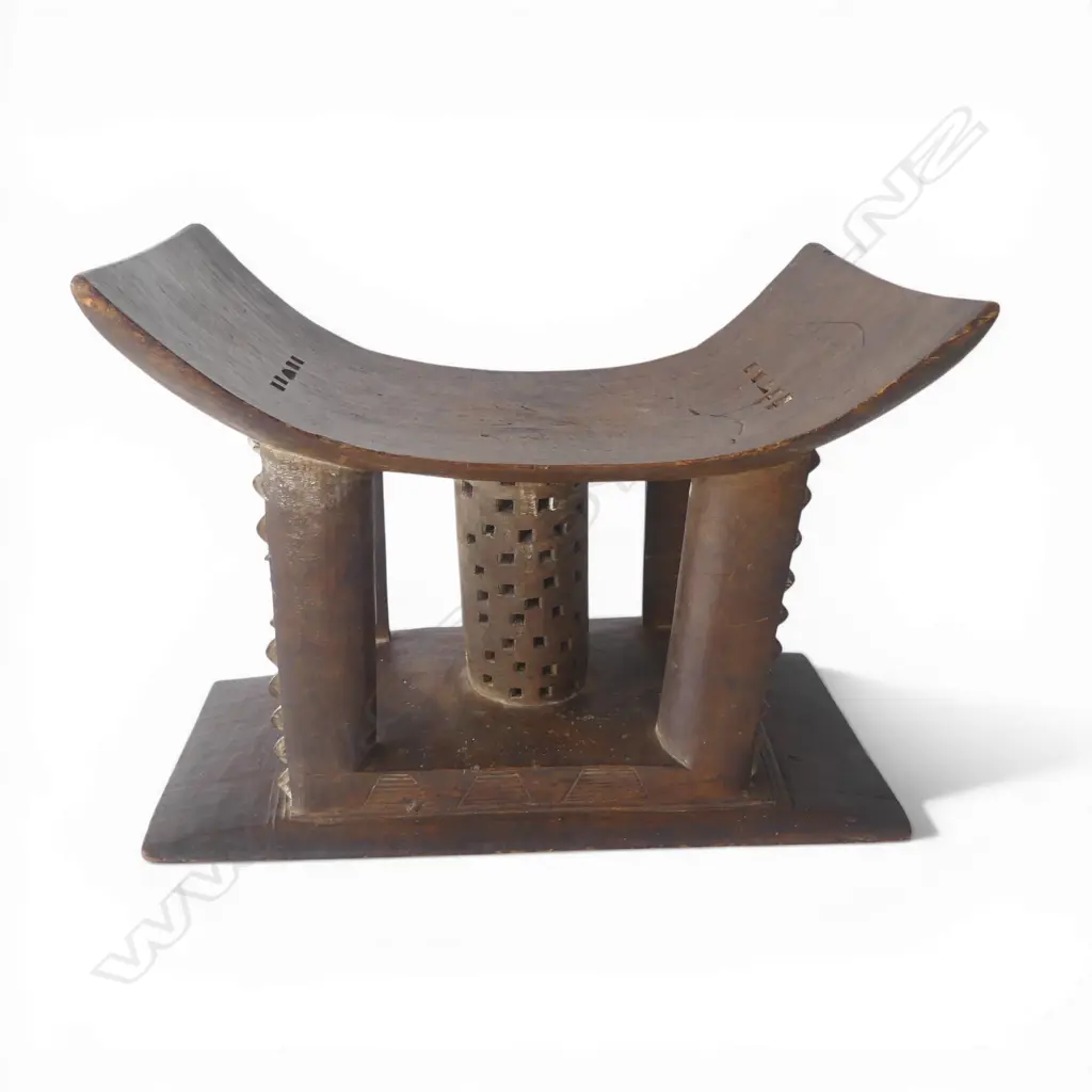 An Ashanti Stool, Image 1++