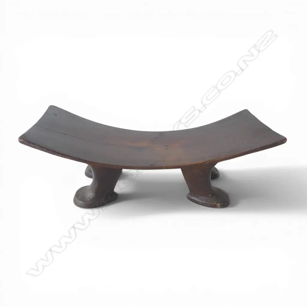 A Cook Island No'oanga seat, Image 1++