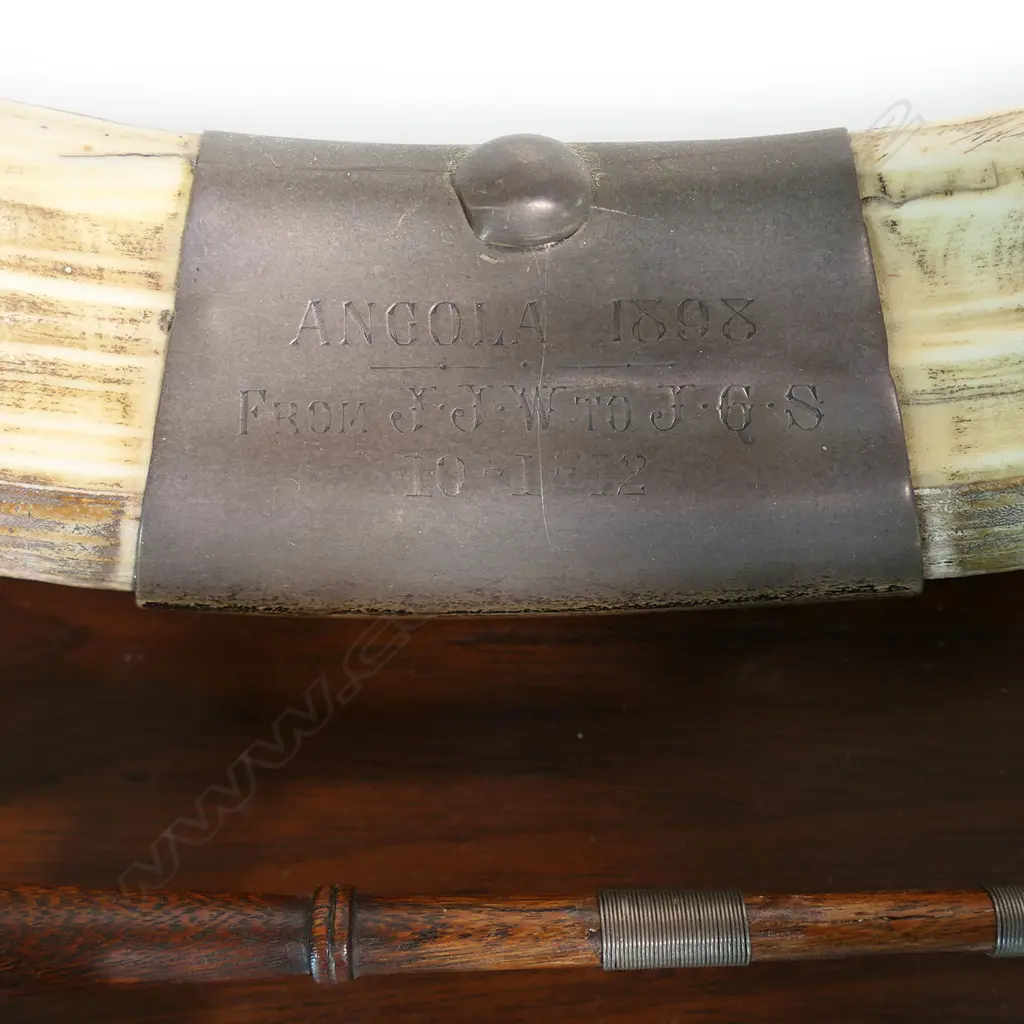 A silver and hippopotamus tusk gong set Image 1++