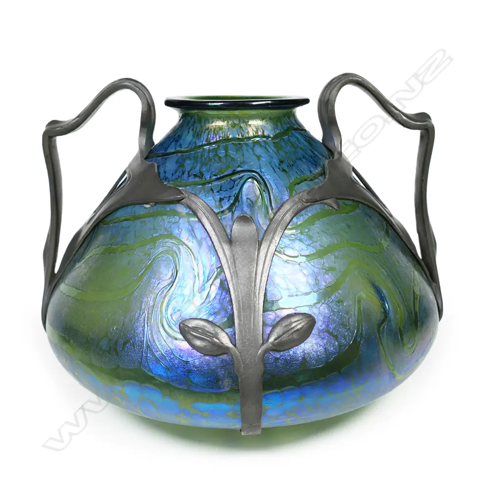 A late 19thC Art Nouveau Fritz Heckert iridescent glass vase in pewter mount, Image 1++