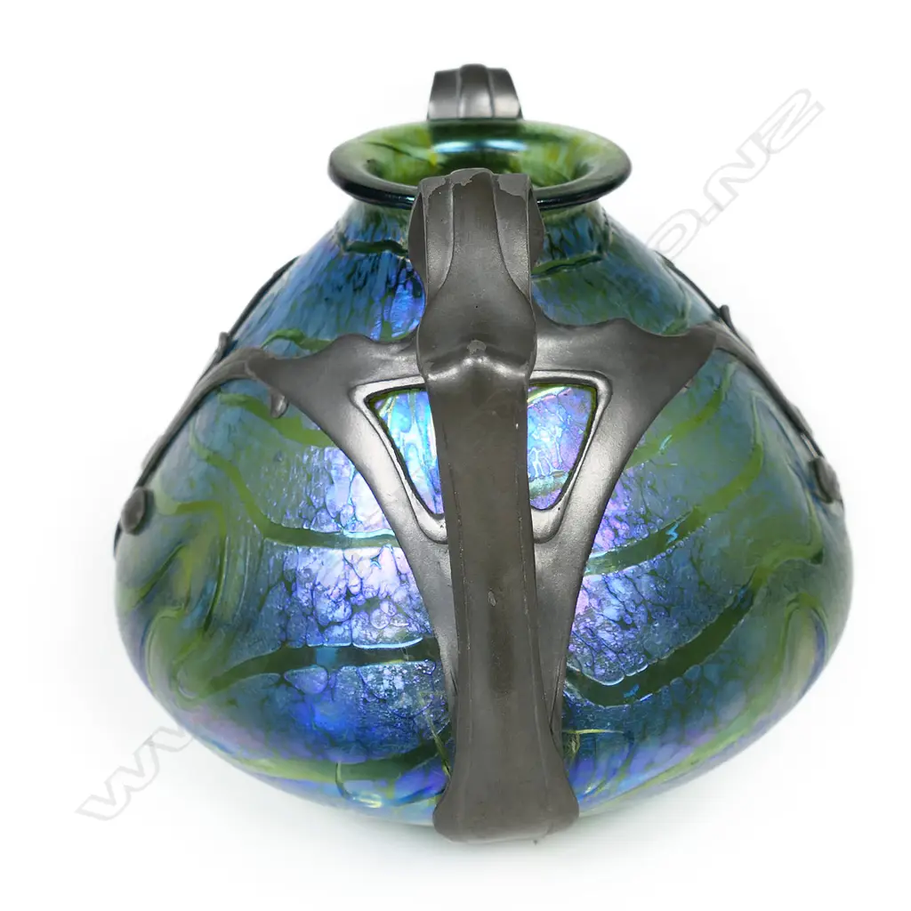 A late 19thC Art Nouveau Fritz Heckert iridescent glass vase in pewter mount, Image 1++