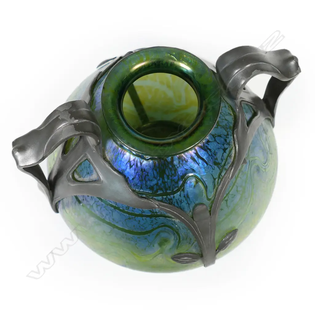 A late 19thC Art Nouveau Fritz Heckert iridescent glass vase in pewter mount, Image 1++