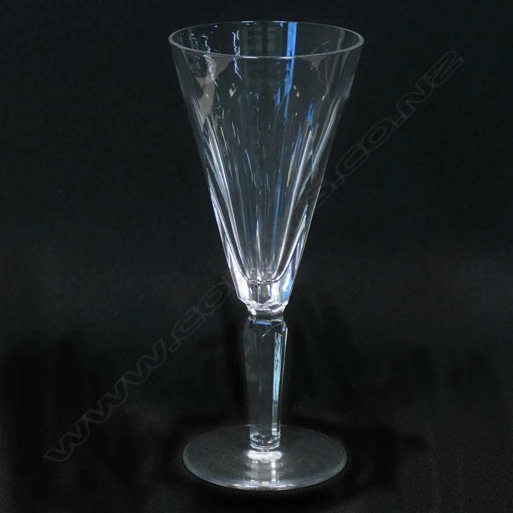 A set of eight Waterford champagne flutes, Image 1++
