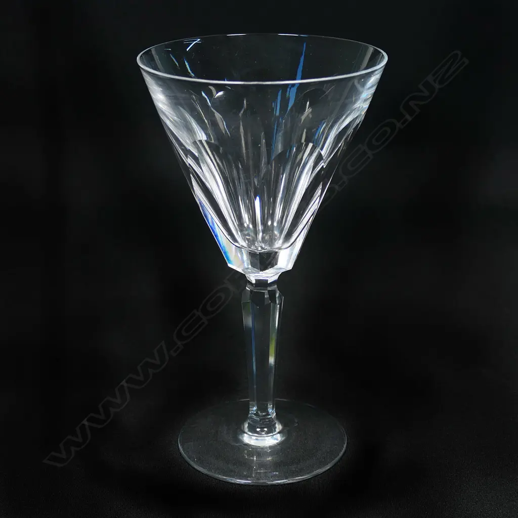 A set of eight Waterford wine glasses, Image 1++