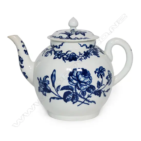 A c.1770 First Period Worcester extra-large teapot,