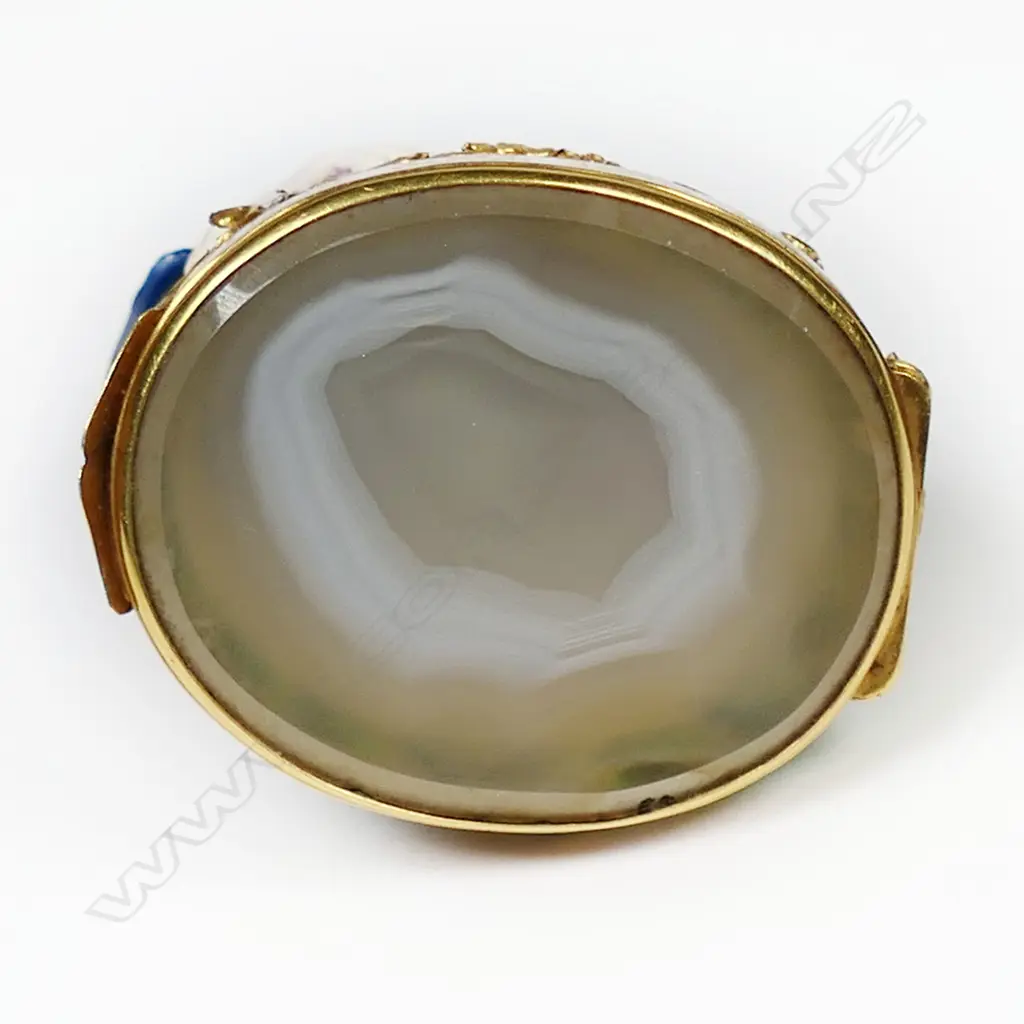 A rare 18thC French Saint Cloud gold mounted porcelain and hardstone snuff box, Image 1++