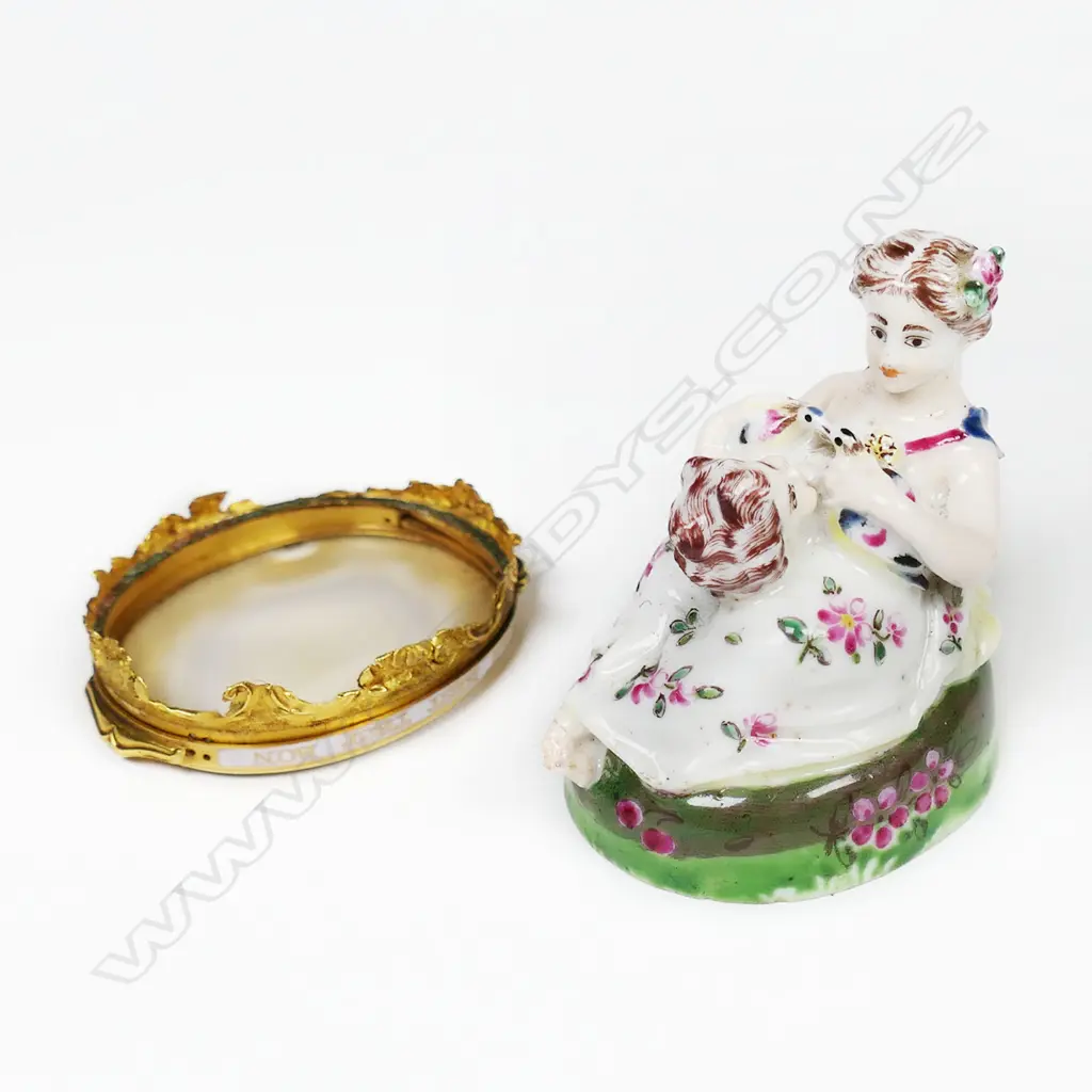A rare 18thC French Saint Cloud gold mounted porcelain and hardstone snuff box, Image 1++