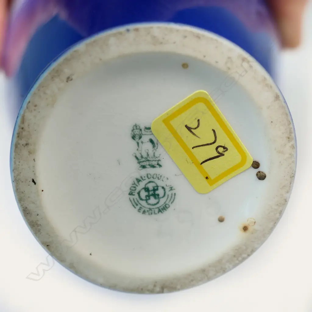 A Doulton 'Blue Children' ovoid vase, Image 1++