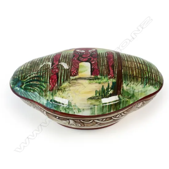 A Royal Winton 'Maoriland' lidded trinket box,
