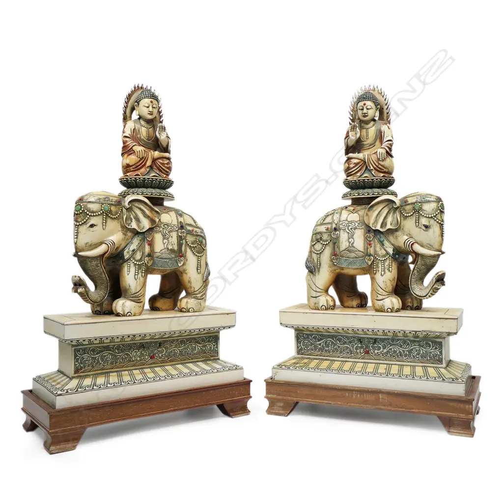 A pair of vintage ivory elephant figures, Image 1++