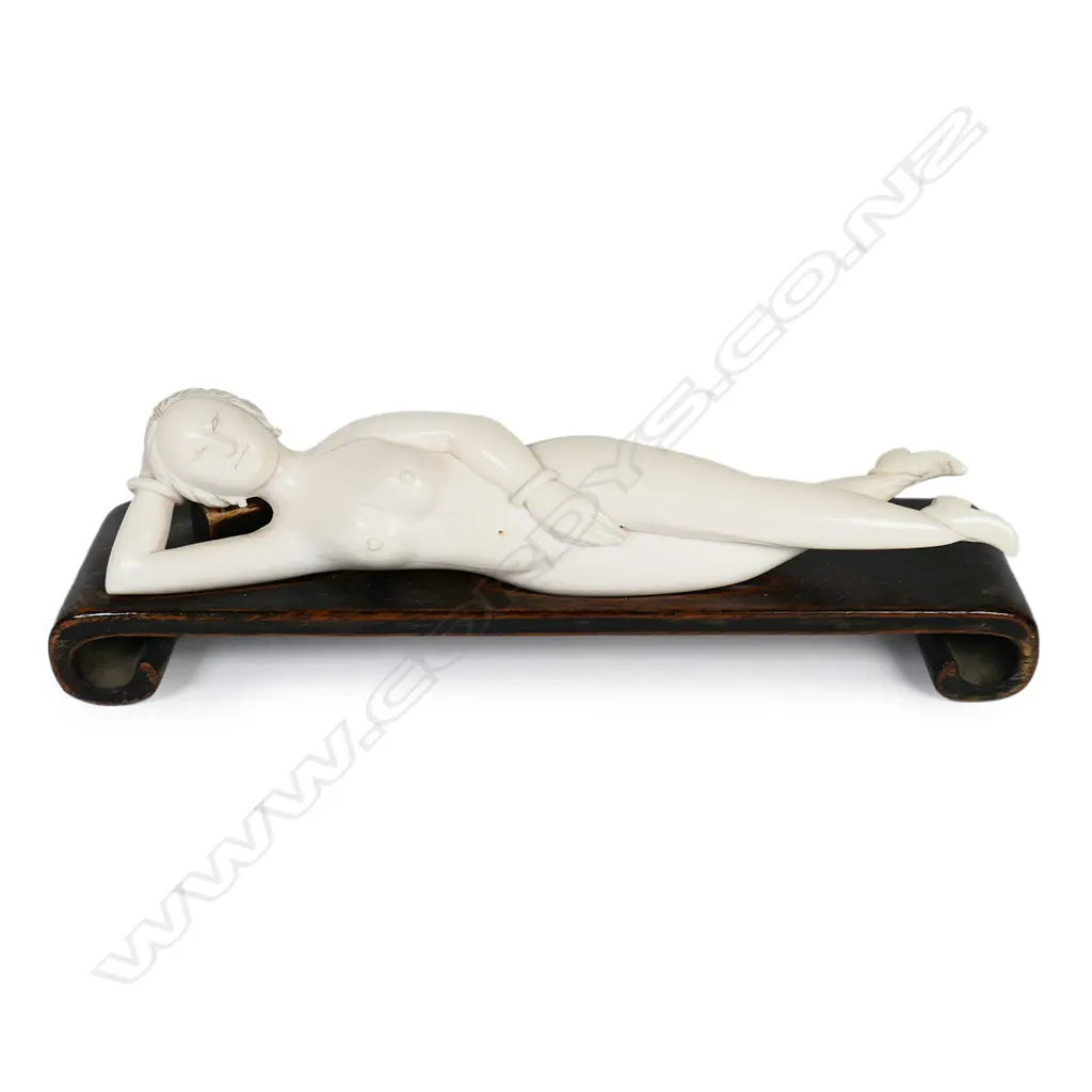 A Chinese ivory medicine doll, Image 1++