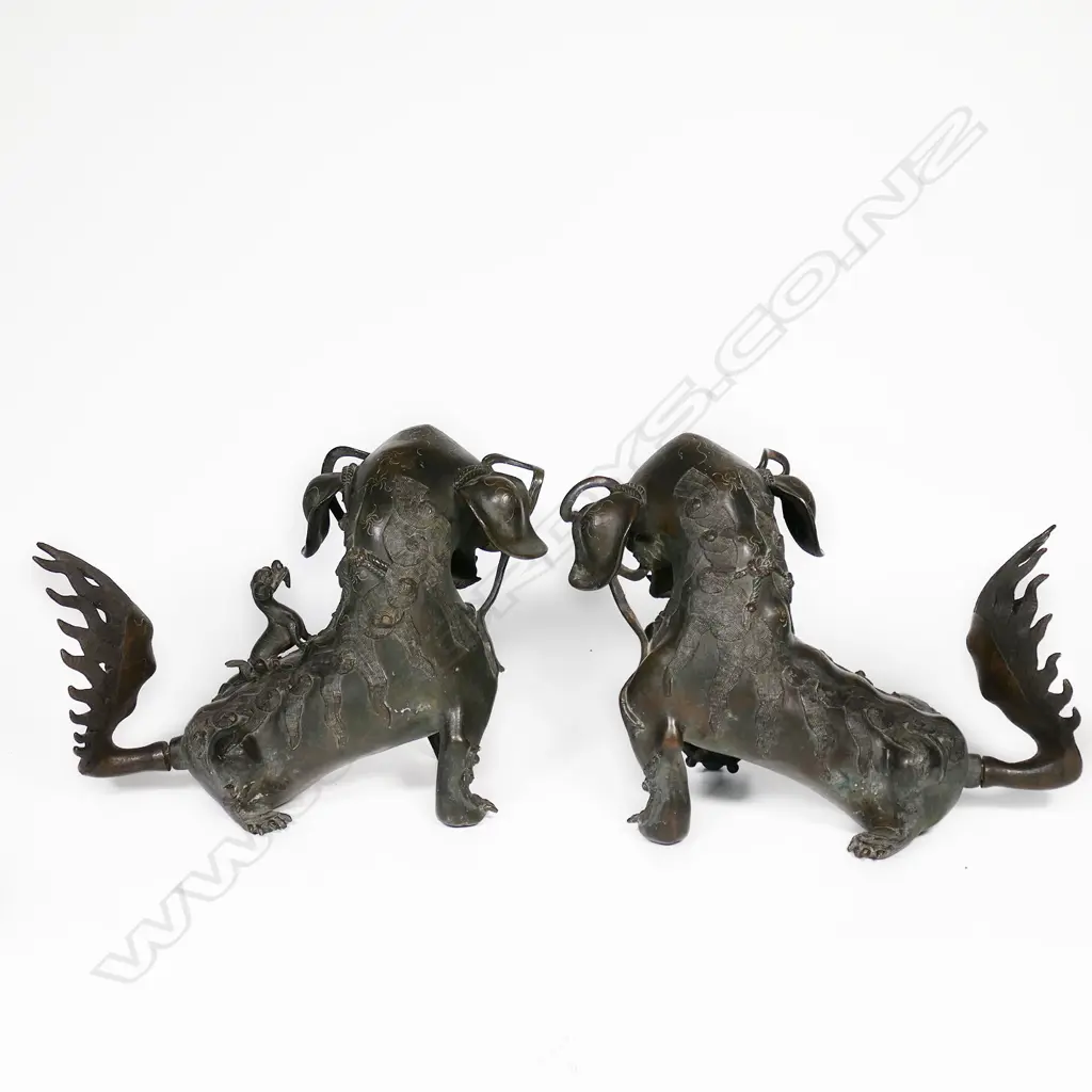 A pair of 19thC Chinese bronze fu dogs, Image 1++