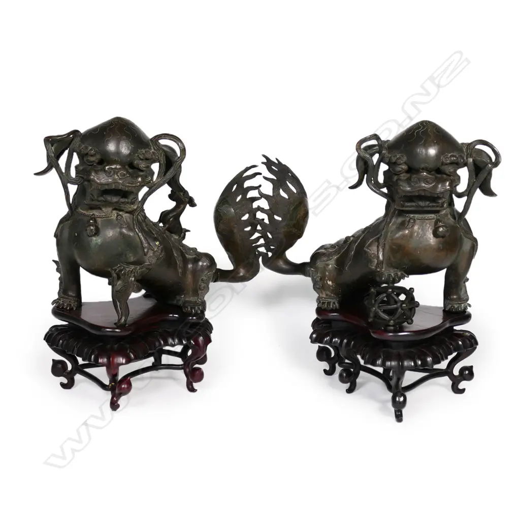 A pair of 19thC Chinese bronze fu dogs, Image 1++