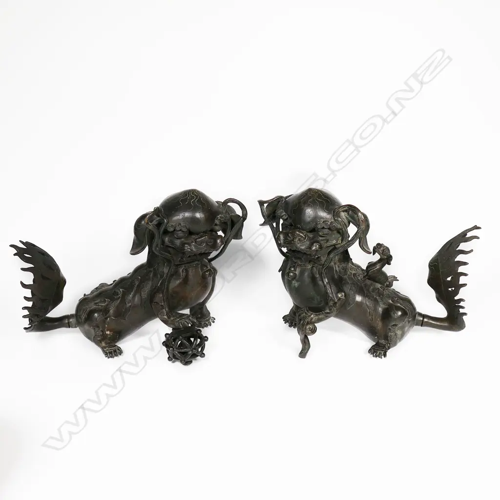 A pair of 19thC Chinese bronze fu dogs, Image 1++