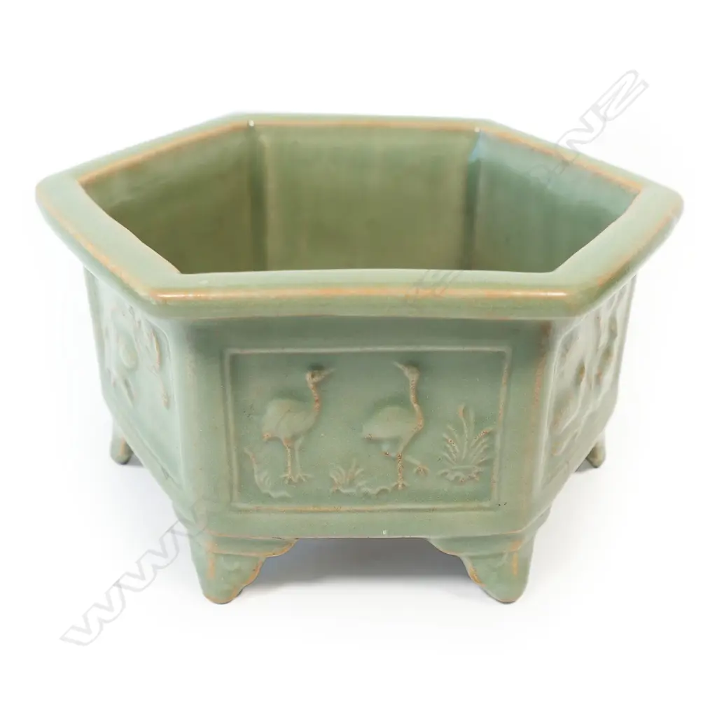 A Chinese hexagonal celadon glaze footed bowl, Image 1++
