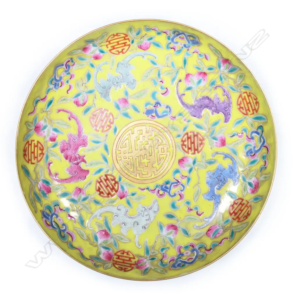 A Chinese porcelain quality famille rose shallow dish, Image 1++