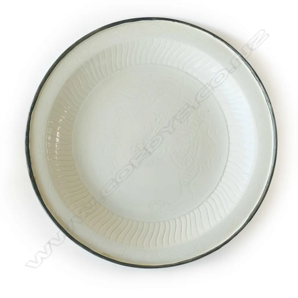 A Chinese cream glaze large dish, Image 1++